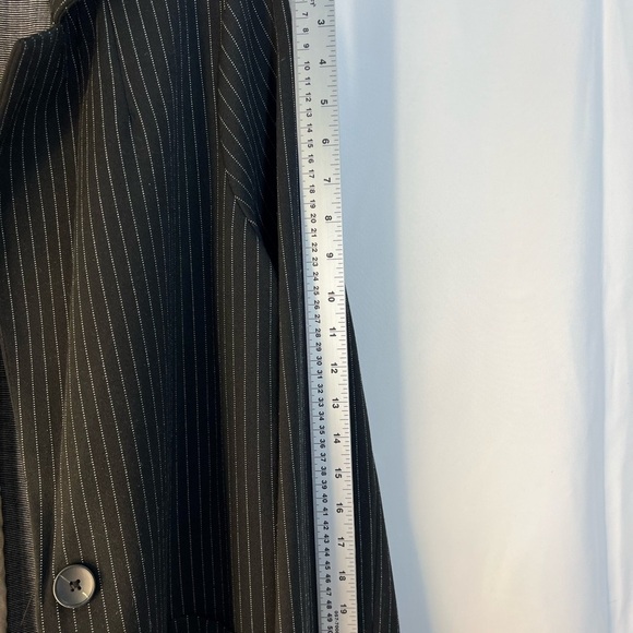One by Chapter One Women’s Black Pinstrip Long Blazer - Picture 7 of 15